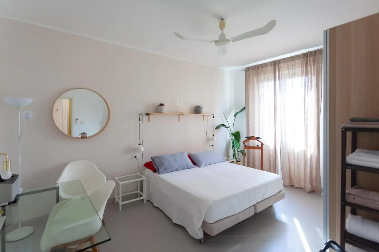 דירות Sunset House - Smart House - Milano Mico איטליה
