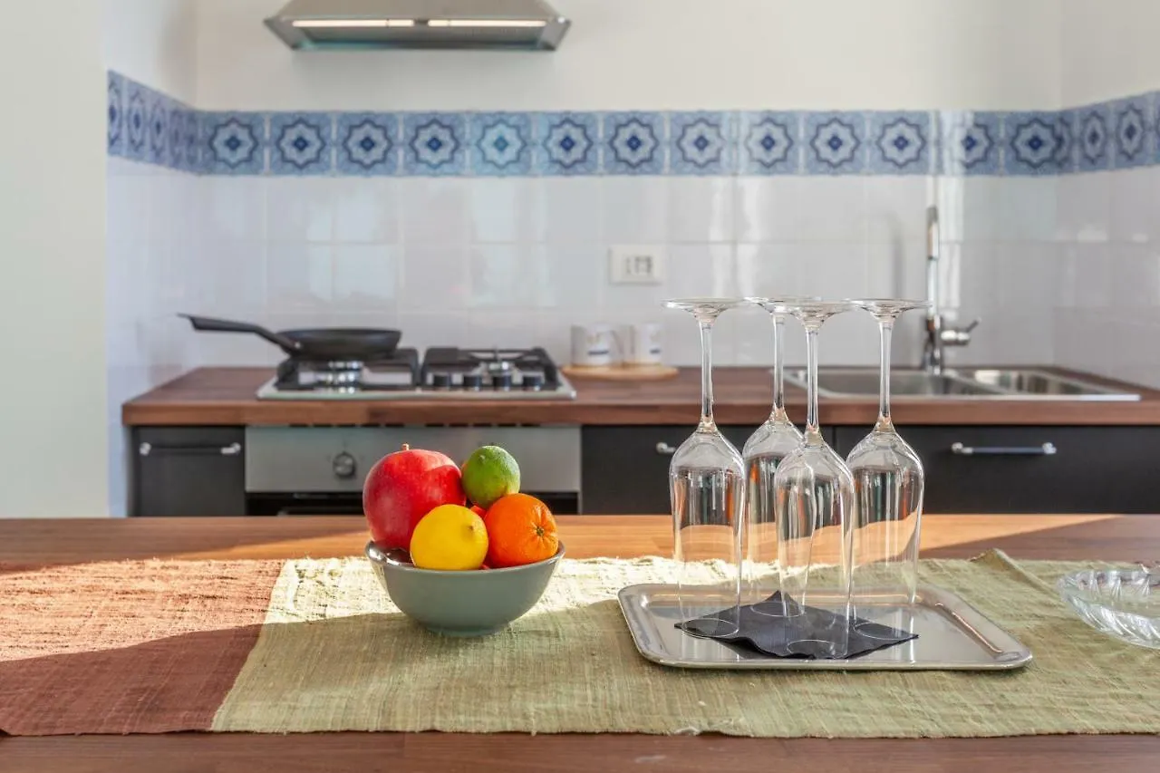 דירות Sunset House - Smart House - Milano Mico  מילאנו
